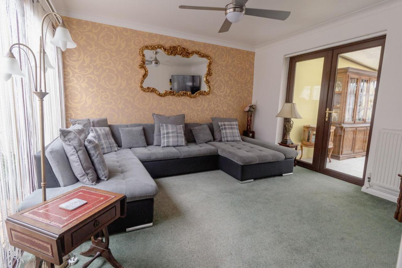 Villa Palm Bay'S Luxury Bungalow - Self Check In & Parking Margate Exterior foto