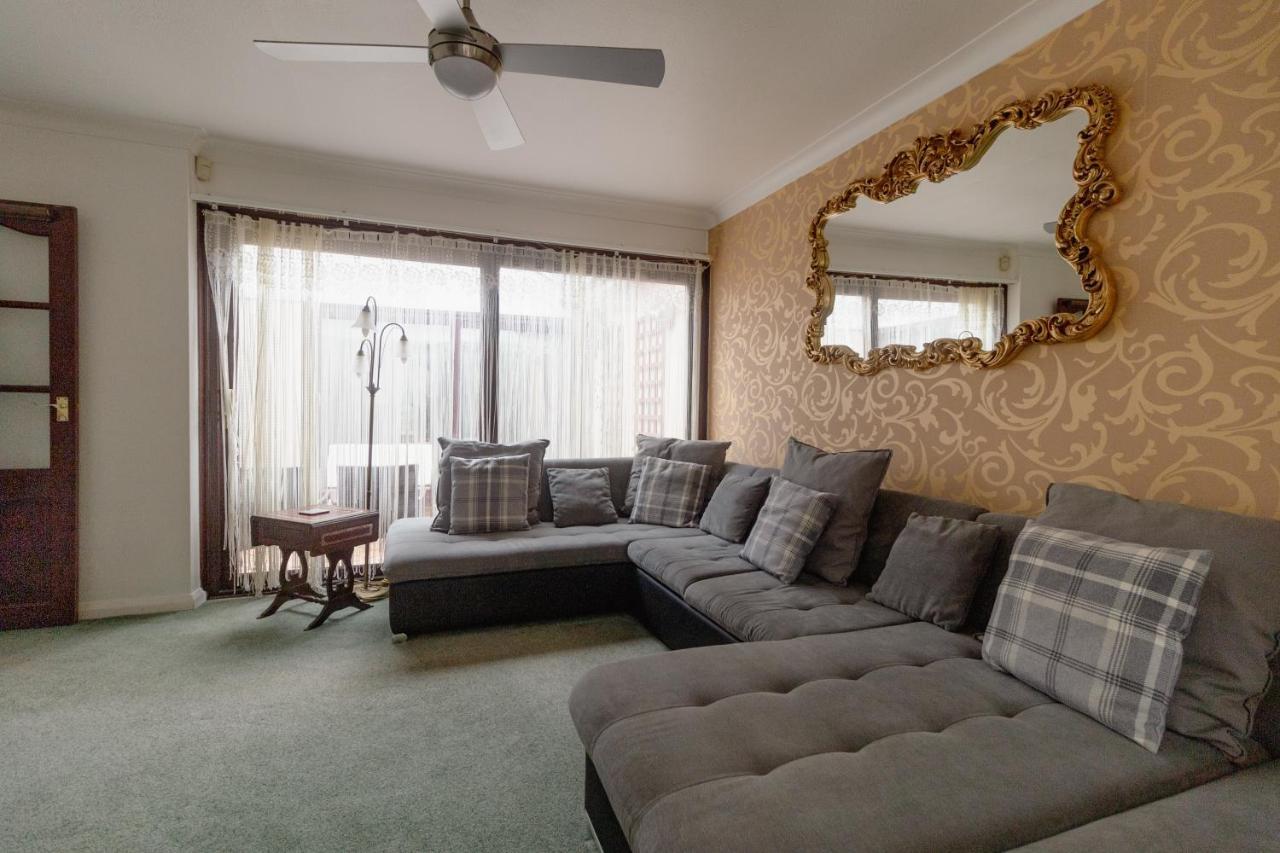 Villa Palm Bay'S Luxury Bungalow - Self Check In & Parking Margate Exterior foto